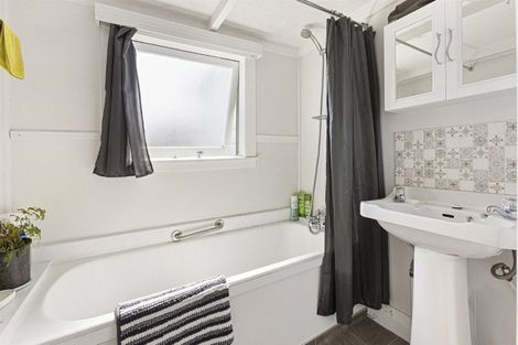 Photo of property in 66 Peel Street, Westport, 7825