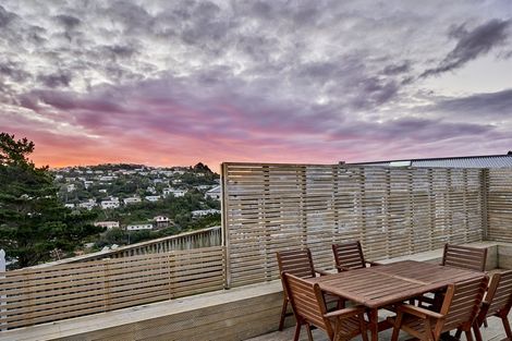 Photo of property in 11 Dunmail Way, Newlands, Wellington, 6037