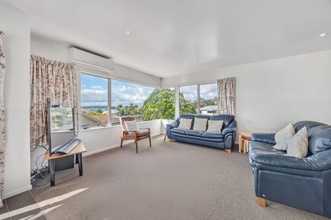 Photo of property in 3 Bridgehead Cove, West Harbour, Auckland, 0618