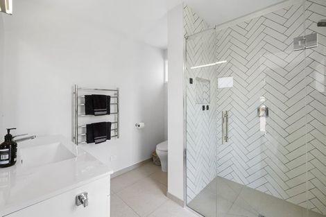 Photo of property in 7 Matau Lane, Ferndale, New Plymouth, 4310