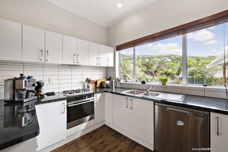 Photo of property in 5 Cashmere Avenue, Khandallah, Wellington, 6035