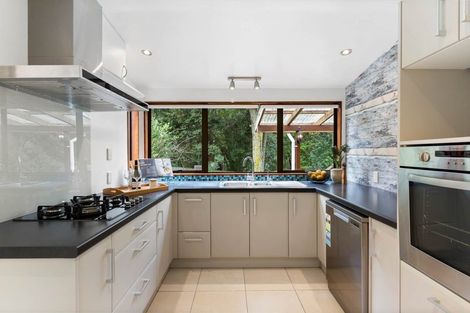 Photo of property in 10 Corokia Place, Totara Heights, Auckland, 2105