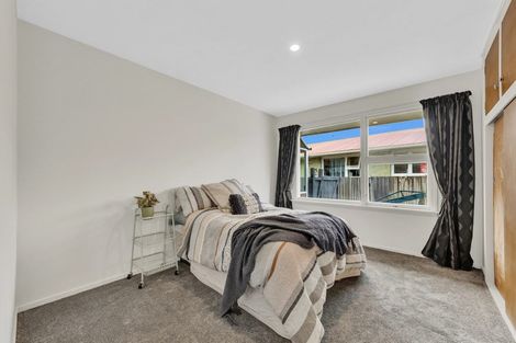 Photo of property in 258 Main North Road, Redwood, Christchurch, 8051