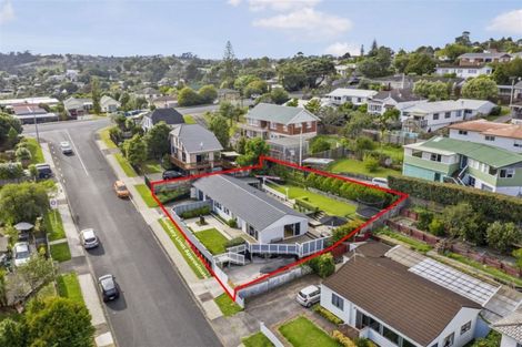 Photo of property in 6 Stott Avenue, Birkdale, Auckland, 0626