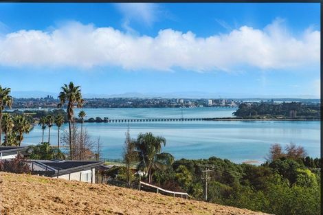 Photo of property in 2 Ranginui Loop Road, Welcome Bay, Tauranga, 3175