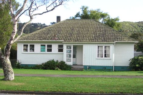 Photo of property in 1271 High Street, Taita, Lower Hutt, 5011