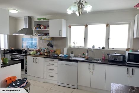 Photo of property in 4 Vanguard Road, Kelston, Auckland, 0602