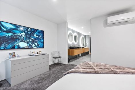 Photo of property in 314a Hurstmere Road, Takapuna, Auckland, 0622