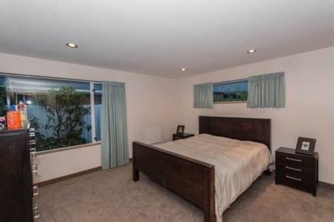 Photo of property in 52 Berkshire Drive, Avonhead, Christchurch, 8042