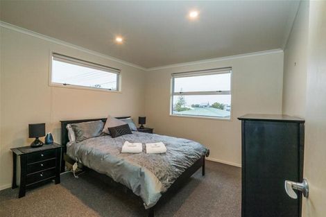 Photo of property in 131 Karewa Parade, Papamoa Beach, Papamoa, 3118