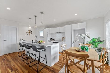 Photo of property in 57 Amberley Avenue, Te Atatu South, Auckland, 0610