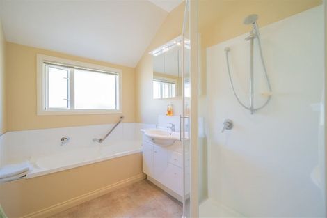 Photo of property in 25 Muriwai Drive, Manapouri, 9679