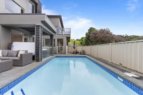 Photo of property in 73 Waldorf Crescent, Orewa, 0931