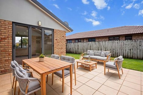 Photo of property in 94 Redcastle Drive, East Tamaki, Auckland, 2013