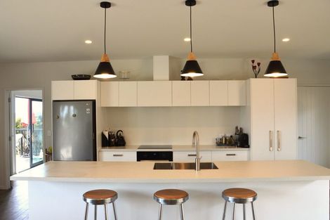 Photo of property in 14 Waterview Place, Haruru, 0204