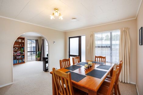 Photo of property in 46 Chatsworth Place, Highbury, Palmerston North, 4412