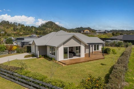 Photo of property in 37 Longreach Drive, Cooks Beach, Whitianga, 3591