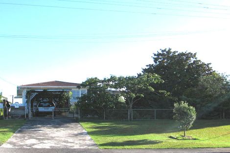 Photo of property in 103 Sunnyside Road, Sunnyvale, Auckland, 0612