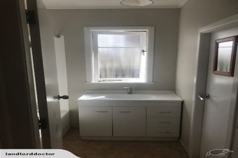 Photo of property in 10a Gibbs Road, Manurewa, Auckland, 2102