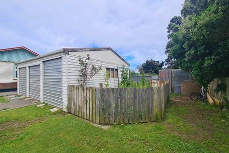 Photo of property in 10 Tennyson Street, Opunake, 4616