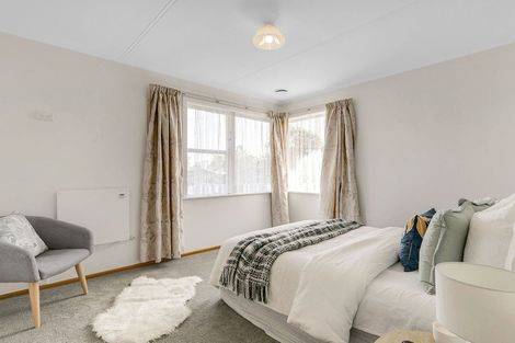 Photo of property in 98 Driver Crescent, Cannons Creek, Porirua, 5024
