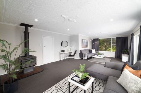 Photo of property in 16 Staveley Street, Avonhead, Christchurch, 8042