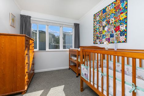 Photo of property in 15 Preston Avenue, Henderson, Auckland, 0610