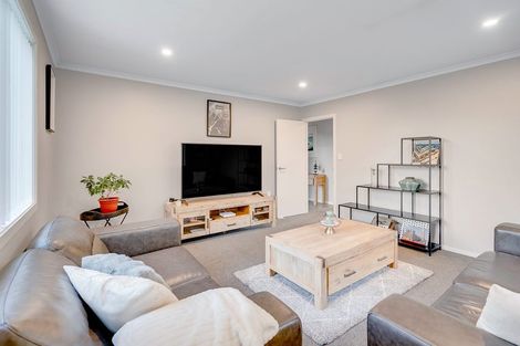 Photo of property in 13 Kimbolton Street, Rototuna North, Hamilton, 3210