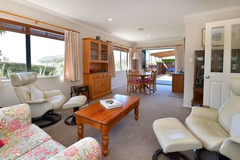 Photo of property in 16 Commodore Court, Gulf Harbour, Whangaparaoa, 0930