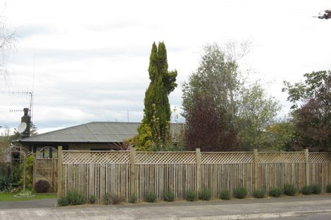 Photo of property in 27 Domain Road, Waipawa, 4210