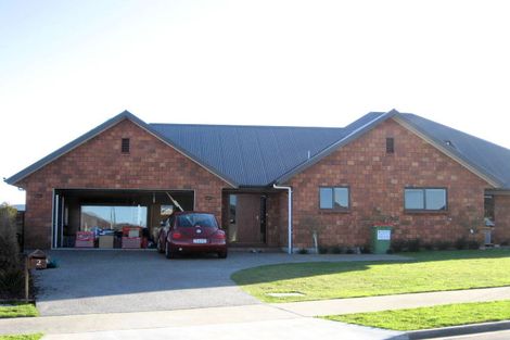 Photo of property in 2 Cherie Close, Rototuna, Hamilton, 3210