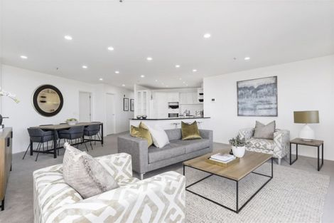 Photo of property in 5d/173 Hurstmere Road, Takapuna, Auckland, 0622