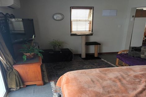 Photo of property in 81 Lauderdale Road, Birkdale, Auckland, 0626