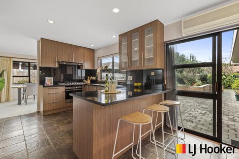 Photo of property in 12 Carlinka Place, Conifer Grove, Takanini, 2112