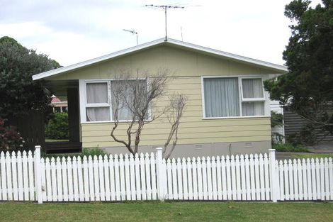 Photo of property in 36 Patts Avenue, Glendene, Auckland, 0602