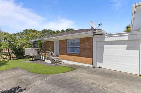 Photo of property in 3/9 Roberts Avenue, Bayswater, Auckland, 0622