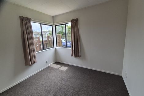 Photo of property in 60 Guadeloupe Crescent, Grenada Village, Wellington, 6037