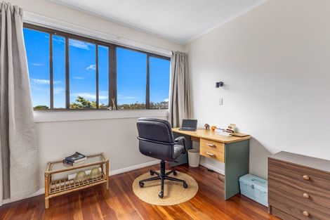 Photo of property in 10 Lawry Street, Moturoa, New Plymouth, 4310