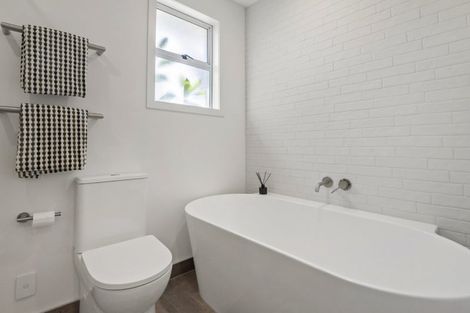 Photo of property in 38 Lancaster Road, Beach Haven, Auckland, 0626