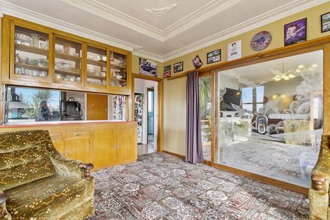 Photo of property in 65 Timaru Road, Waimate, 7924