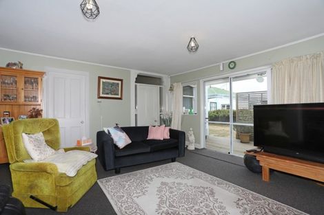 Photo of property in 16 Toia Street, Marton, 4710