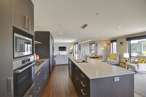 Photo of property in 7 Routhan Way, Carterton, 5713