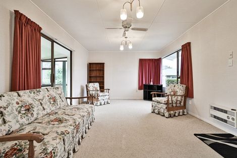 Photo of property in 2/36 Bristol Crescent, Flaxmere, Hastings, 4120