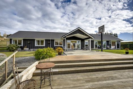 Photo of property in 1011 Kahuranaki Road, Kahuranaki, Havelock North, 4295