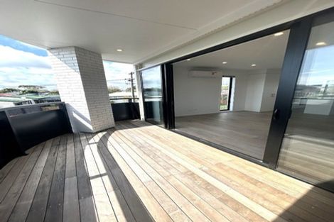 Photo of property in 15 Tiraumea Drive, Pakuranga, Auckland, 2010