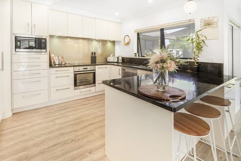 Photo of property in 24 Dalgliesh Avenue, Forest Lake, Hamilton, 3200