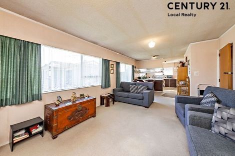 Photo of property in 2/69 Settlement Road, Papakura, 2110