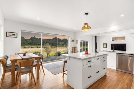 Photo of property in 128 Sharyn Place, Whangamata, 3620