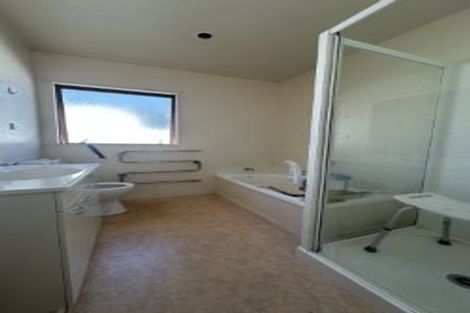 Photo of property in 31 Copplestone Place, New Lynn, Auckland, 0600