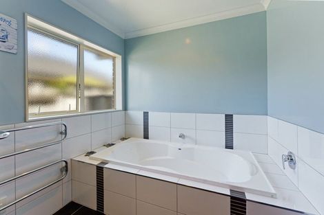Photo of property in 4 Meadow Court, Paraparaumu, 5032
